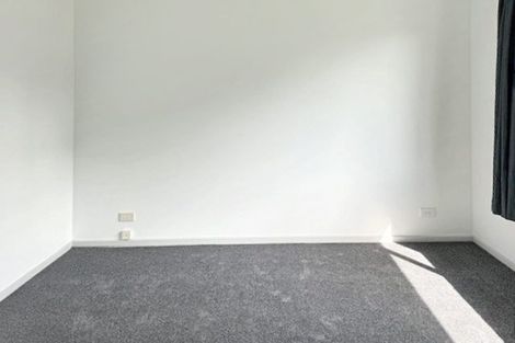 Photo of property in 2/18 Northcote Road, Takapuna, Auckland, 0622