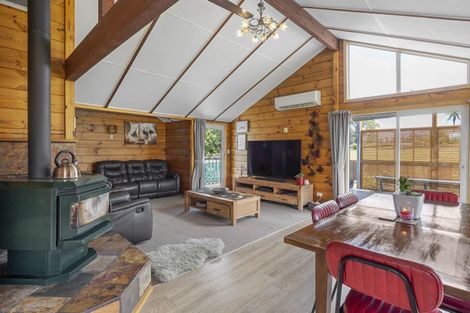 Photo of property in 15 Fairbank Avenue, Stratford, 4332