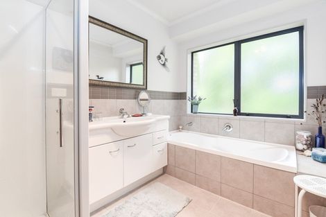 Photo of property in 29 Edward Payton Grove, Pukehangi, Rotorua, 3015