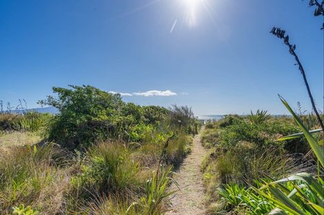 Photo of property in 113 Field Way, Waikanae Beach, Waikanae, 5036
