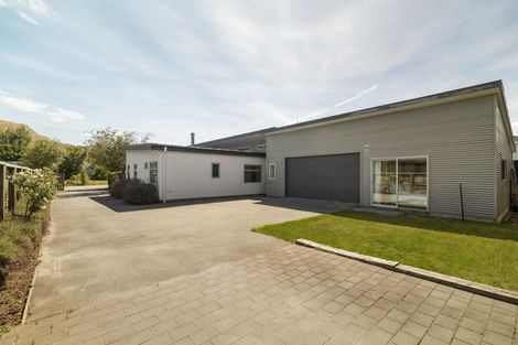 Photo of property in 16 Orbell Drive, Lake Hayes, Queenstown, 9304