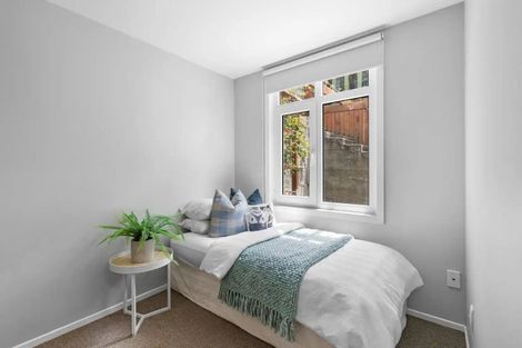 Photo of property in 11 Hawkhurst Road, Lyttelton, 8082