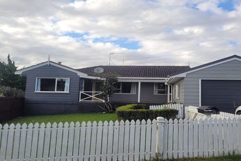 Photo of property in 1/72 Casuarina Road, Half Moon Bay, Auckland, 2012