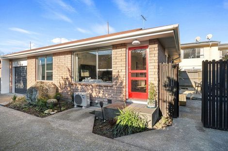 Photo of property in 2/35 Torrens Road, Hillmorton, Christchurch, 8024