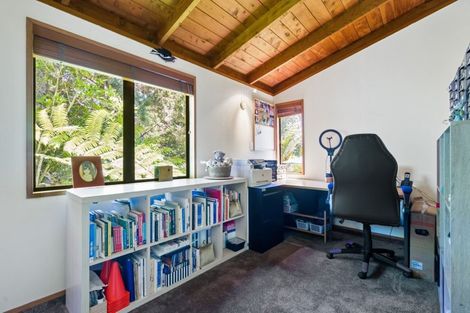 Photo of property in 50 Raymond Terrace, Northcote, Auckland, 0627