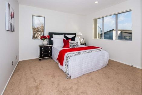 Photo of property in 3 Mulroy Place, Pinehill, Auckland, 0632