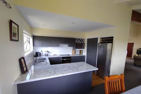 Photo of property in 1 Waitawa Place, Lynmore, Rotorua, 3010