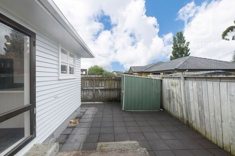 Photo of property in 11 Ingleby Place, Kelston, Auckland, 0602