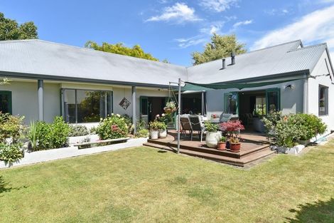 Photo of property in 21 Thornwood Place, Redwood, Christchurch, 8051