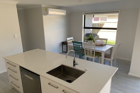 Photo of property in 18 Fearnley Grove, Pyes Pa, Tauranga, 3112