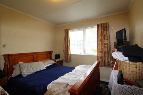 Photo of property in 80 Glen Marine Parade, Glendene, Auckland, 0602