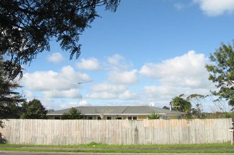 Photo of property in 130 Ennis Avenue, Pakuranga Heights, Auckland, 2010