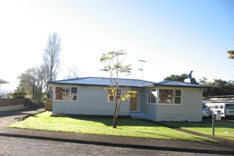 Photo of property in 9 Clendon Place, Manurewa, Auckland, 2102