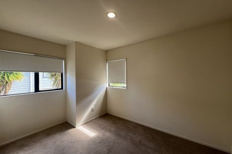 Photo of property in 2/11 Woodall Place, Totara Vale, Auckland, 0627