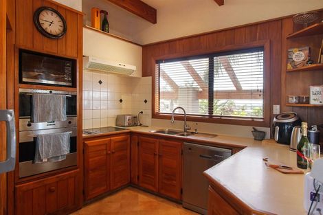 Photo of property in 1 Millen Place, Clarks Beach, 2122