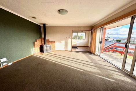 Photo of property in 12 Cambridge Street, Balclutha, 9230