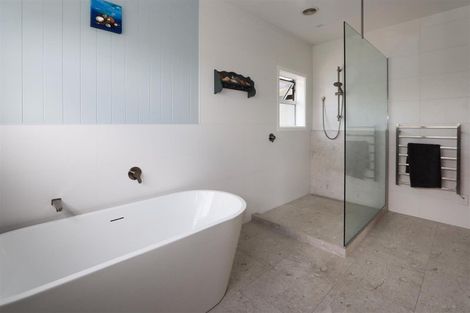 Photo of property in 180 Kawaha Point Road, Kawaha Point, Rotorua, 3010