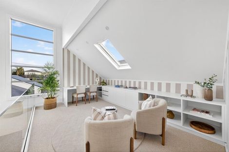 Photo of property in 5 Holiday Road, Milford, Auckland, 0620