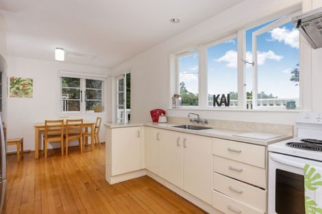 Photo of property in 54 Hollywood Avenue, Titirangi, Auckland, 0604