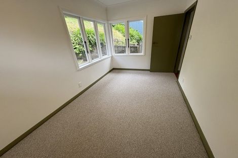 Photo of property in 71 Seatoun Heights Road, Seatoun, Wellington, 6022