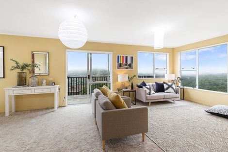 Photo of property in 1 Chequers Way, Crofton Downs, Wellington, 6035