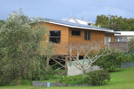 Photo of property in 14 Merehai Place, Snells Beach, 0920