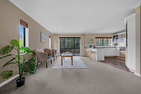 Photo of property in 11 Gordal Place, Flat Bush, Auckland, 2016