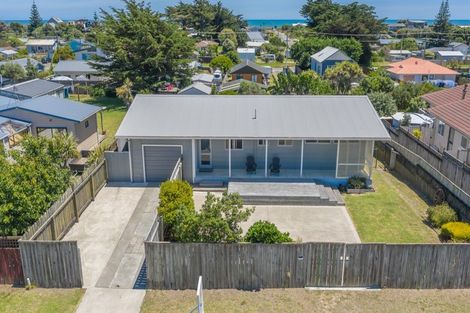 Photo of property in 63 Kahukura Avenue, Waitarere Beach, Levin, 5510