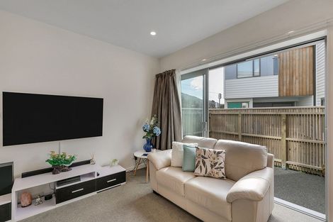 Photo of property in 9/7 Handyside Street, Tawa, Wellington, 5028