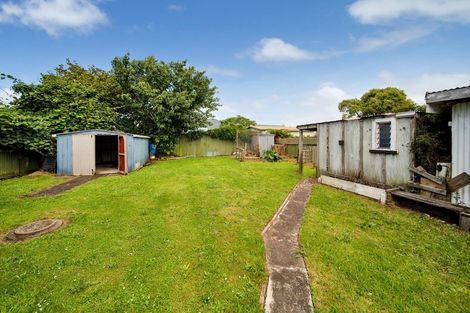 Photo of property in 12 Caledonia Street, Hawera, 4610