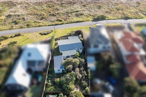Photo of property in 244 Marine Parade, Otaki Beach, Otaki, 5512