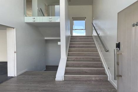 Photo of property in 561b Glenfield Road, Glenfield, Auckland, 0629