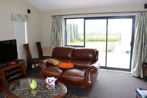 Photo of property in 10 Bickerton Rise, Churton Park, Wellington, 6037