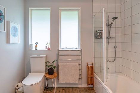 Photo of property in 28 Buckley Grove, Paraparaumu, 5032