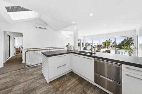 Photo of property in 38 Takahe Road, Titirangi, Auckland, 0604