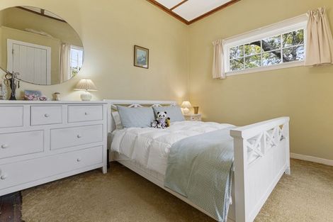 Photo of property in 2 Hoyle Place, New Plymouth, 4310