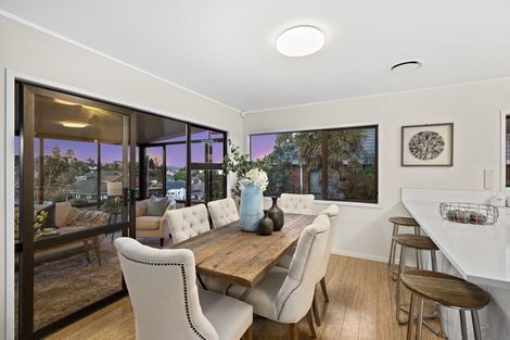 Photo of property in 27 Marina View Drive, West Harbour, Auckland, 0618