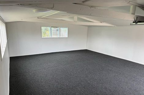 Photo of property in 24 Cobham Crescent, Kelston, Auckland, 0602