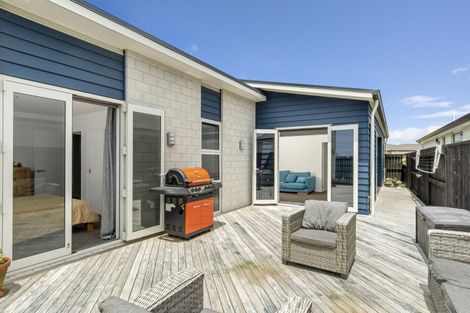 Photo of property in 28 Marion Crescent, Papamoa Beach, Papamoa, 3118