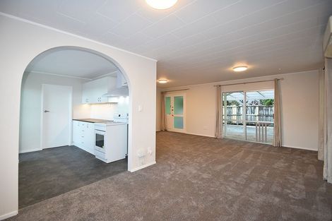 Photo of property in 27 Wallace Road, Ranui, Auckland, 0612