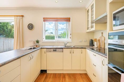 Photo of property in 28 Kashmir Avenue, Clouston Park, Upper Hutt, 5018