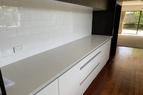 Photo of property in 1/15 Fairfax Avenue, Northcote, Auckland, 0627