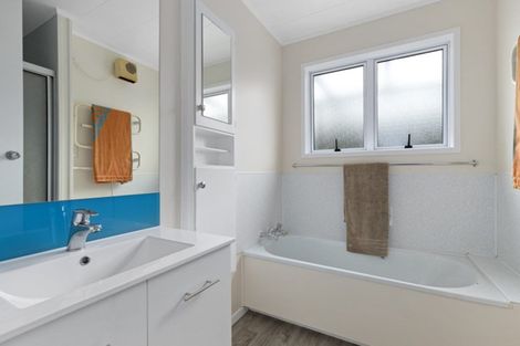 Photo of property in 35 Stirling Street, Te Aroha, 3320