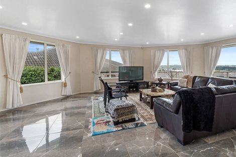 Photo of property in 39 Bluebird Crescent, Unsworth Heights, Auckland, 0632