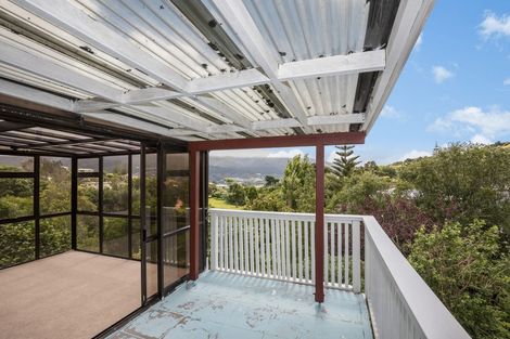 Photo of property in 6 Woodman Drive, Tawa, Wellington, 5028