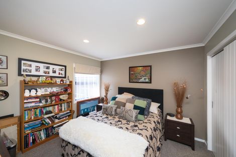 Photo of property in 5 Levi Place, Kelvin Grove, Palmerston North, 4414