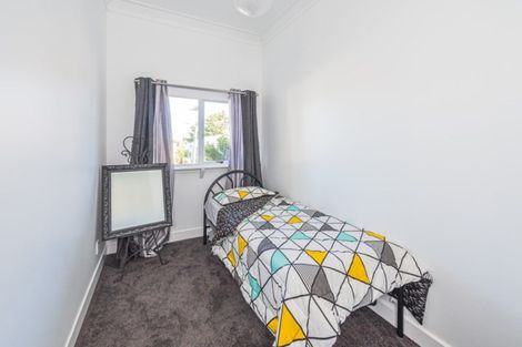 Photo of property in 12 Carlton Avenue, Gonville, Whanganui, 4501