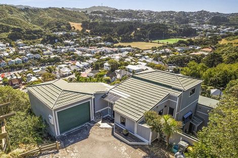 Photo of property in 20 Bay Lair Grove, Island Bay, Wellington, 6023