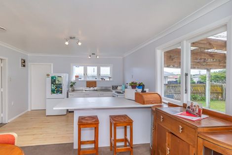 Photo of property in 12 Ryder Crescent, Levin, 5510