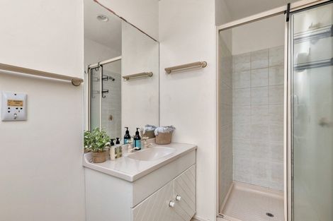 Photo of property in 9a Sunbrae Grove, Mount Maunganui, 3116